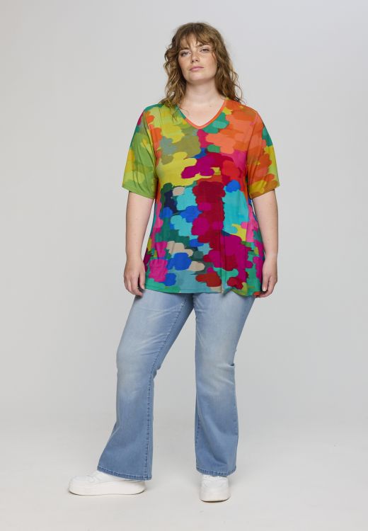 Bonna T-shirt med multifarvet print i viskosekvalitet fra Studio