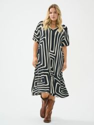 Only Carmakoma CarFyrla kjole med grafisk print i sort og oatmeal