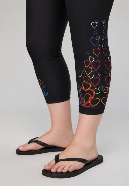 Irene leggings sort med hjerteprint i viskosekvalitet fra Studio