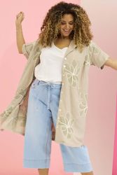 Plus size jeans fra Zhenzi i lys vask med løs pasform