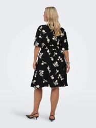 CarElsi midi kjole med blomsterprint og løs pasform fra Only Carmakoma
