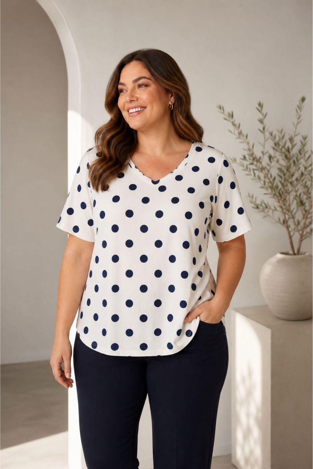 Jennifer T-Shirt fra Cassiopeia med navy prikker