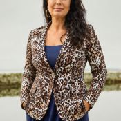 Klassisk blazer med trendy leopardprint.