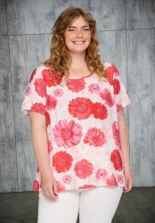 Studio Kimma bluse med rødt blomsterprint i viskosekvalitet