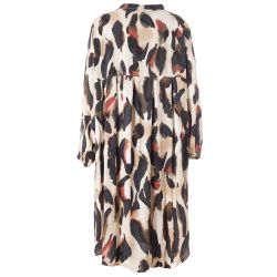 Plus size viskosekjole med varme nuancer