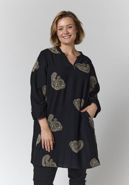 Gozzip Jeana tunika i sort med sandfarvet broderi