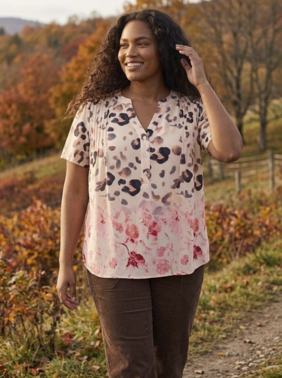 Cassiopeia Primrose bluse med leo og rosa blomster