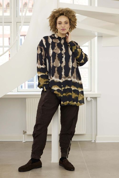 Zhenzi Livia skjorte i Dark Olive med mønstret print