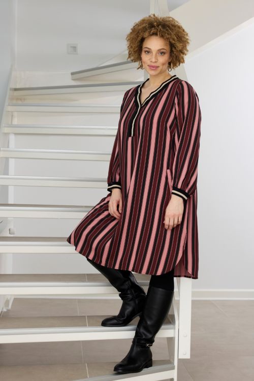 Zhenzi Linny plus size kjole i 100% viskose