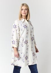 Lys skjortetunika fra Studio med broderede blomster