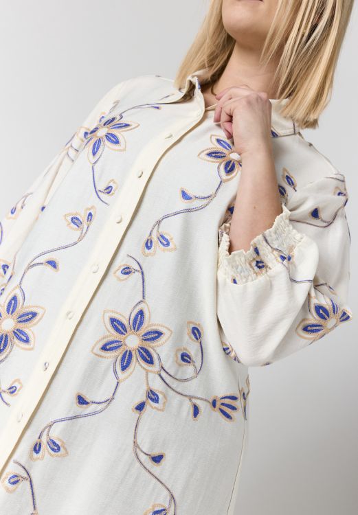 Studio Emilie plus size skjortetunika i lys sand