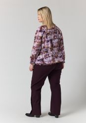 Lilla mønstret plus size bluse fra Studio