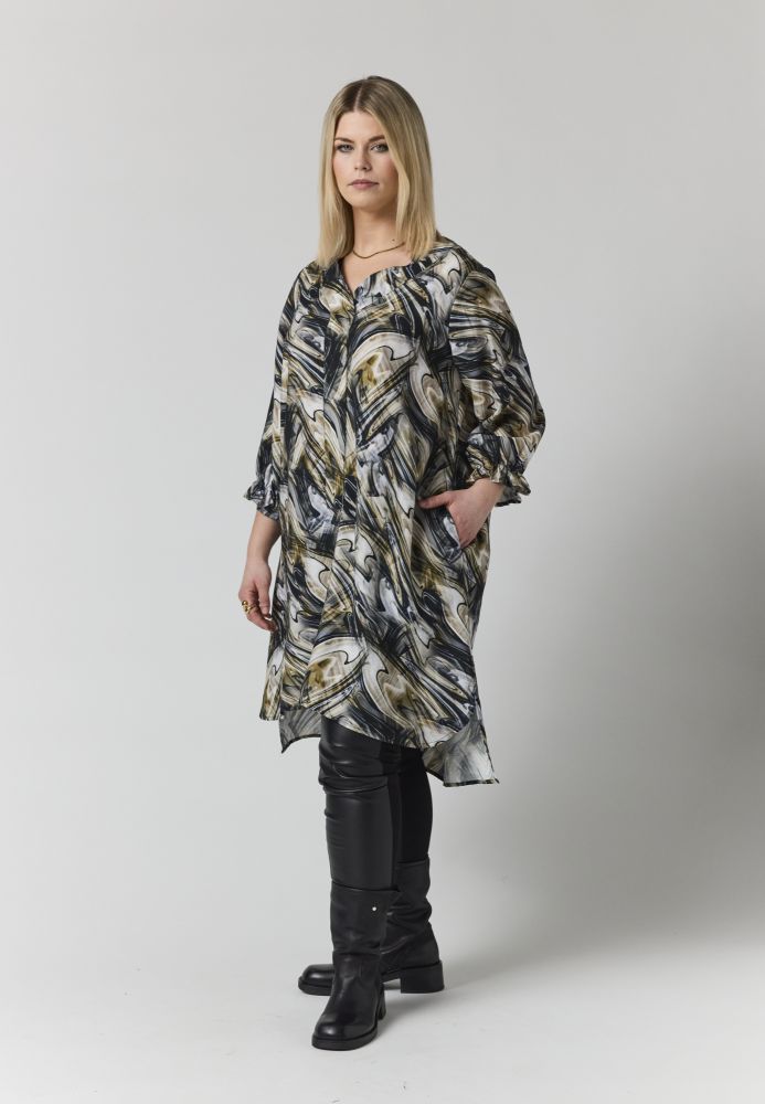 Elma Tunika fra Studio med abstrakt print