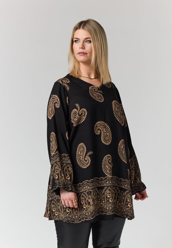 Tanja Tunika fra Studio med paisleyprint