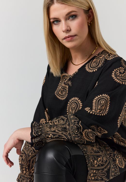 Sort Tanja Tunika fra Studio i 100% viskose