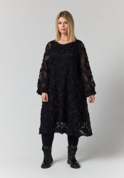 Pernille Kjole i sort med transparent blonde