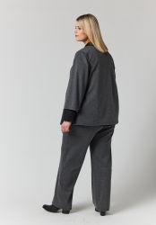Saga plus size cardigan med spidse frontstykker
