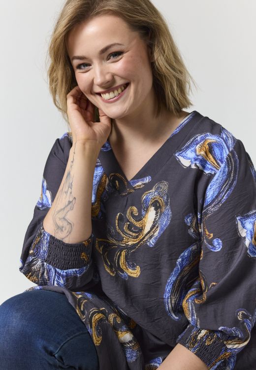 Gozzip Meta Tunika i plus size med V-hals og smockærmer